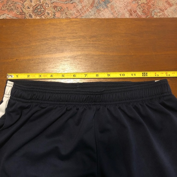 men’s navy athletic shorts with pockets - Picture 10 of 10